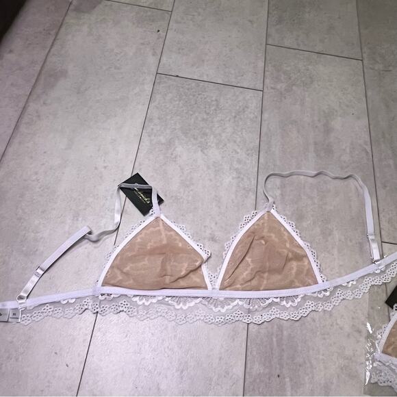 NWT 2 Pack Fredericks of Hollywood White Silver Lace Caroline Bralette XL V Neck - Picture 10 of 13